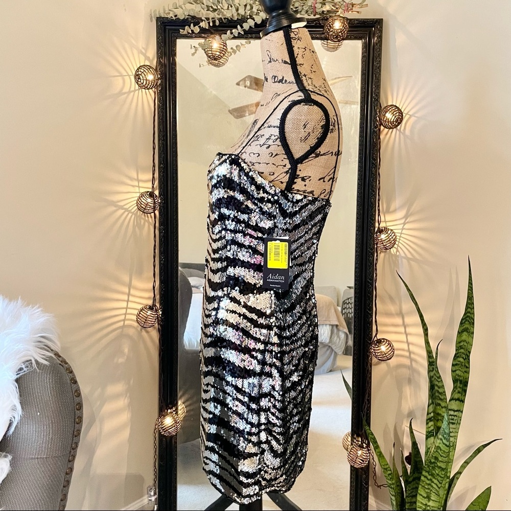 Aidan Mattox Zebra Sequin Dress Black Silver 6 NWT - Picture 10 of 16